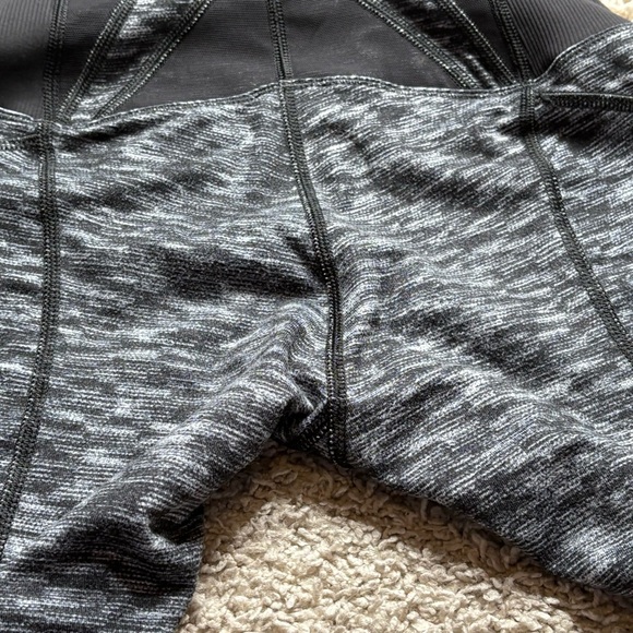 Lululemon Exquisite Crop - Picture 4 of 5